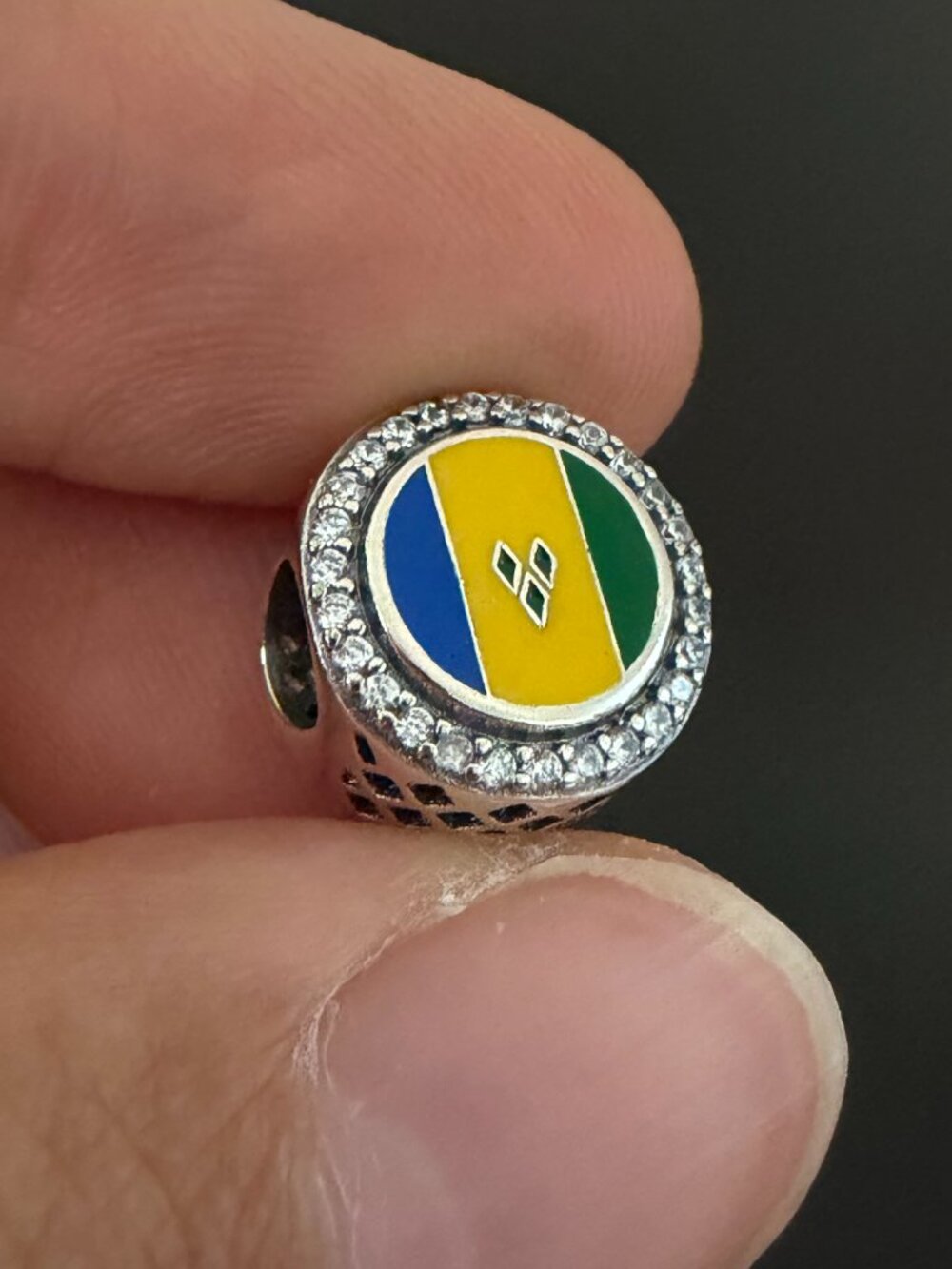 Pandora Saint Vincent and the Grenadines Flag Exclusive Charm